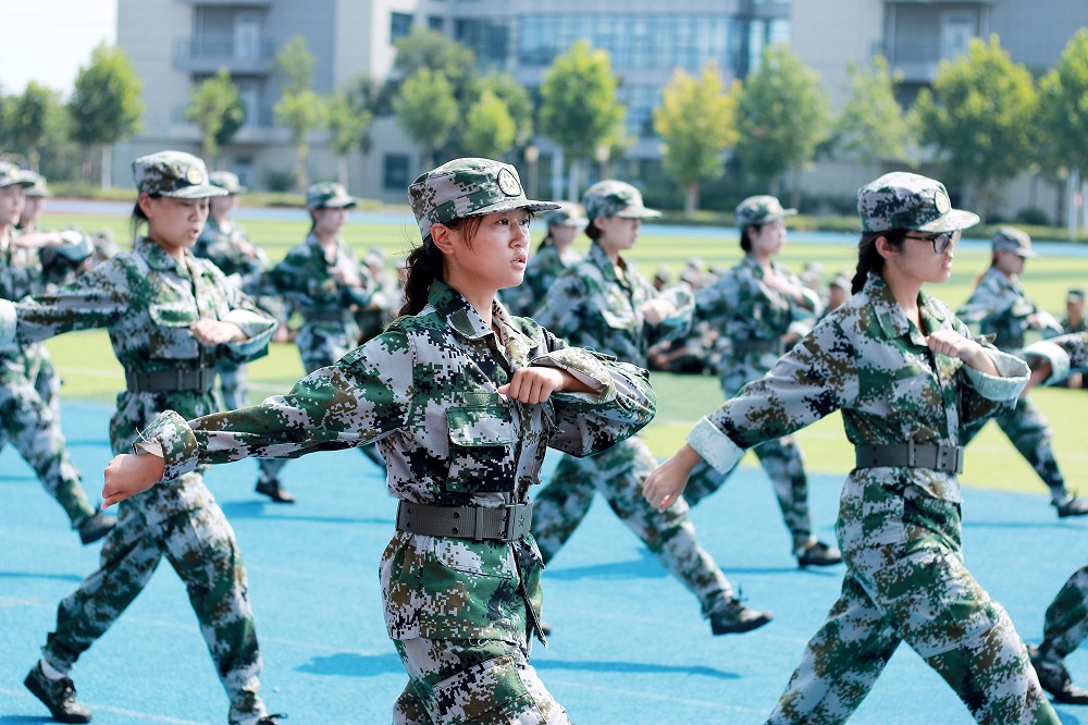 免費(fèi)觀看2025年超詭異叛逆學(xué)校動漫全集