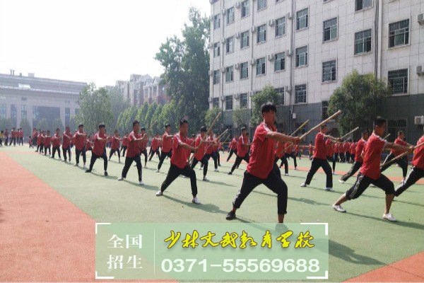 軍姿訓(xùn)練 以軍人姿態(tài)要求自己