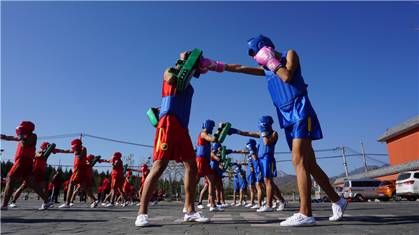  家長(zhǎng)怎么教育過于沉迷游戲的小孩子