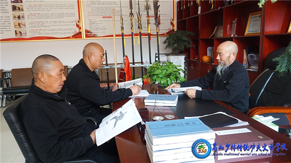 家長(zhǎng)怎么對(duì)待叛逆期的孩子