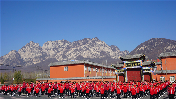 無理取鬧本質(zhì)上是一種與父母對抗的逆反心理。