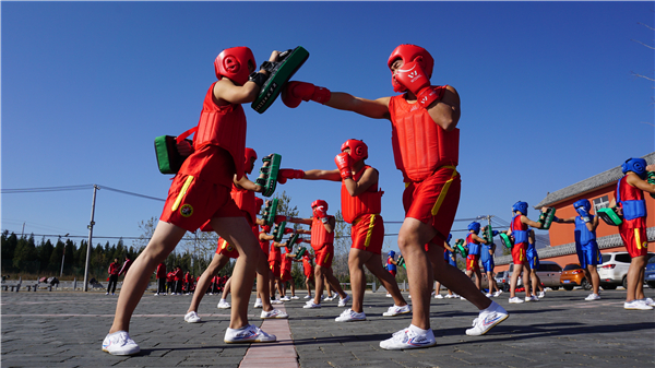 正確認(rèn)識(shí)孩子叛逆，父母做到這3點(diǎn)，才是渡過(guò)叛逆期的關(guān)鍵！