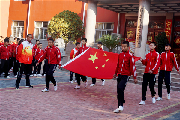 為什么會青少年的早戀現(xiàn)象呢