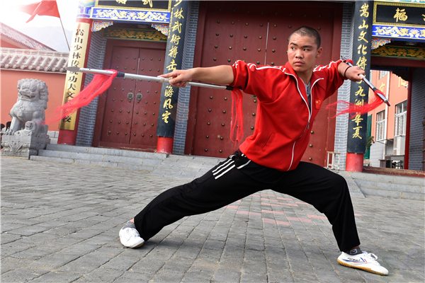 老師對于青少年早戀的現(xiàn)象到底應(yīng)該怎么做